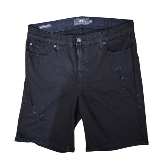 Torrid premium women's bombshell skinny black distressed Bermuda shorts - Picture 1 of 5